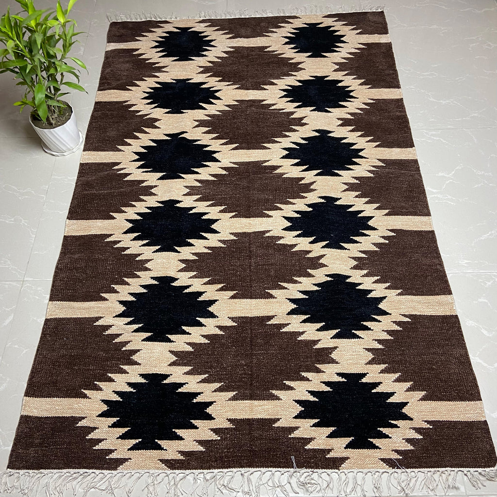 Classic Handloomed Velvet & Cotton Geometric Pattern Floor Rug With Braided Fringes - Wowvious